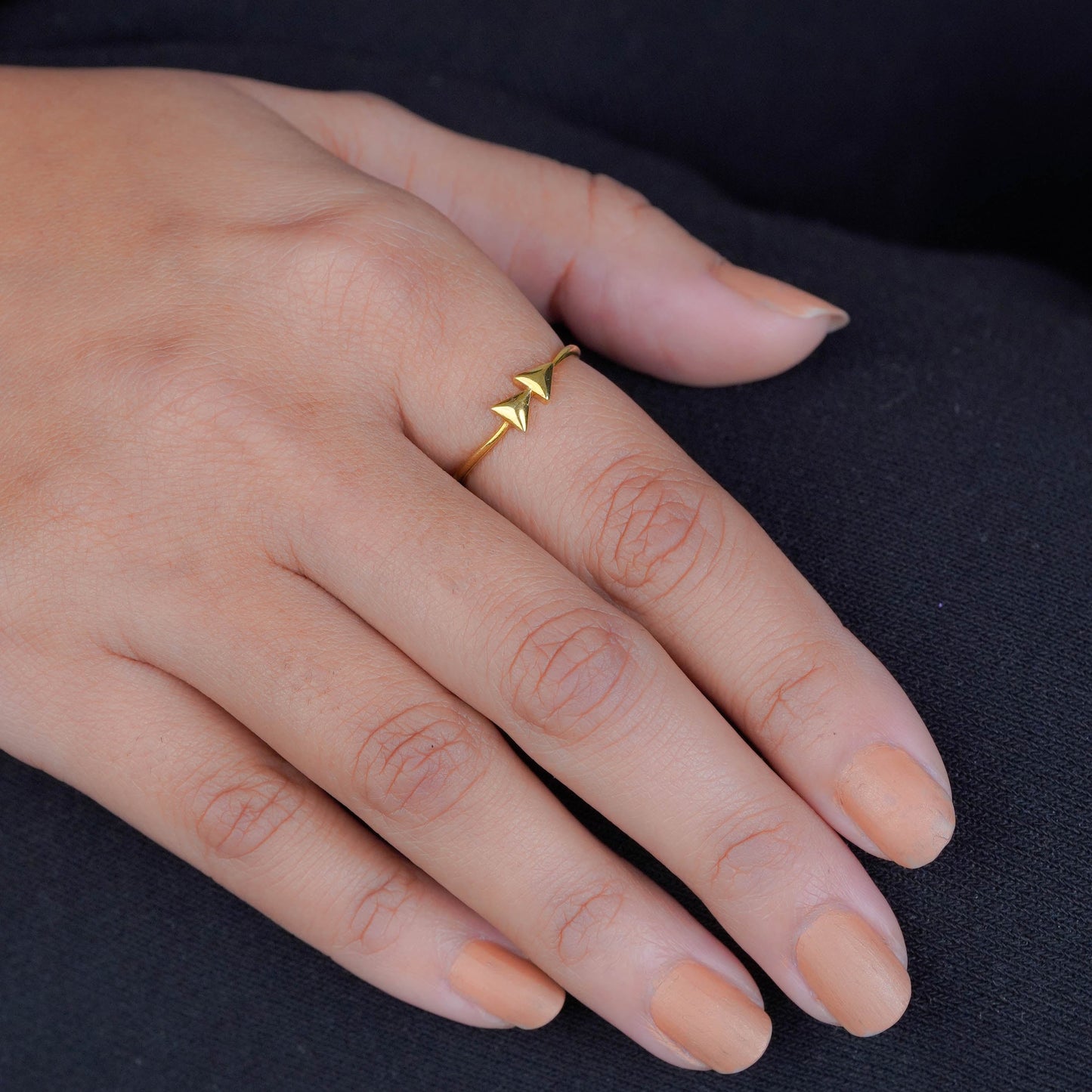 Connected Arrows Eternity Ring