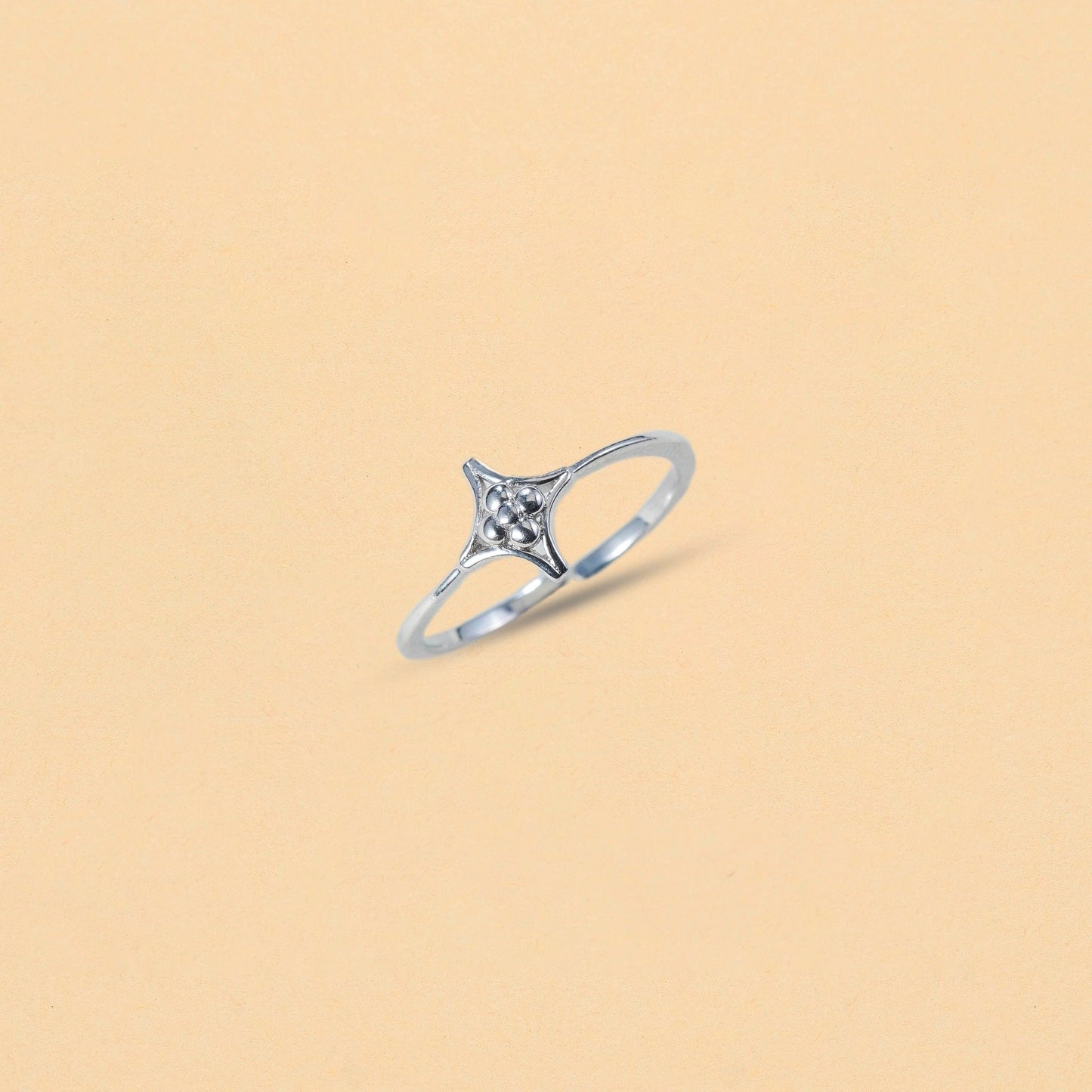 Curved Gleam Jewel