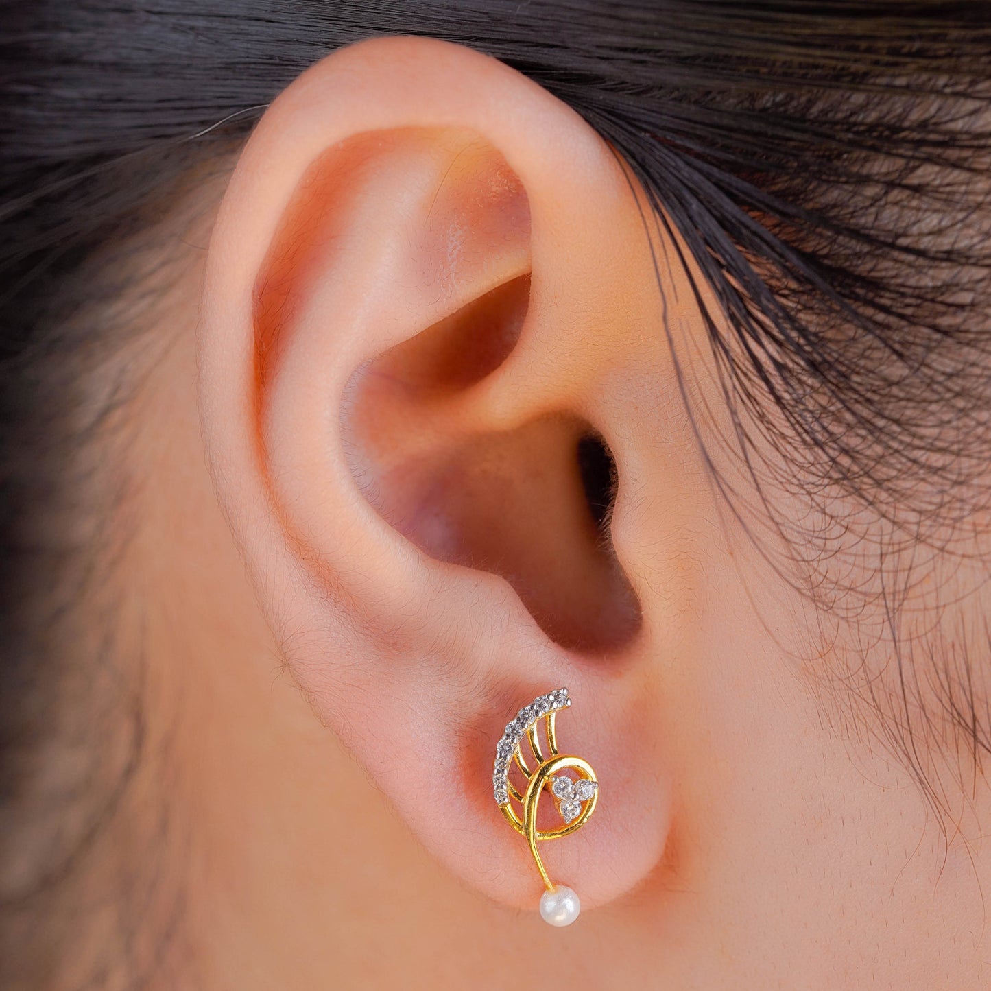 Spiral Shine with Pearl Drop